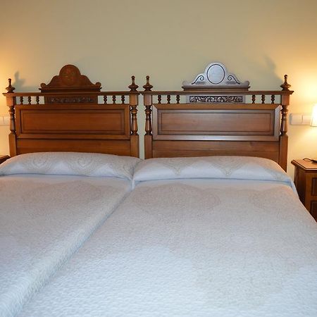 Hostal Revinuesa Εξωτερικό φωτογραφία