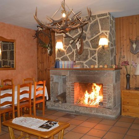 Hostal Revinuesa Εξωτερικό φωτογραφία