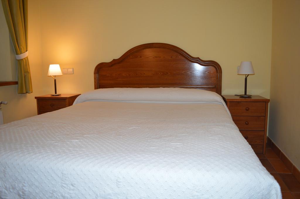 Hostal Revinuesa Εξωτερικό φωτογραφία