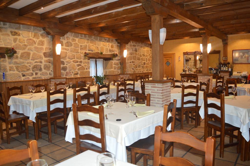Hostal Revinuesa Εξωτερικό φωτογραφία