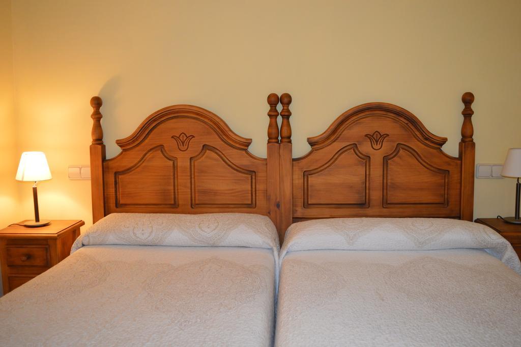 Hostal Revinuesa Εξωτερικό φωτογραφία