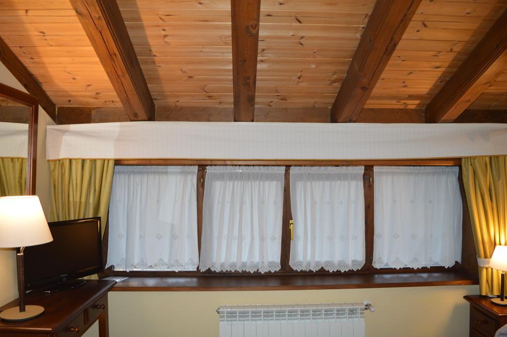 Hostal Revinuesa Εξωτερικό φωτογραφία