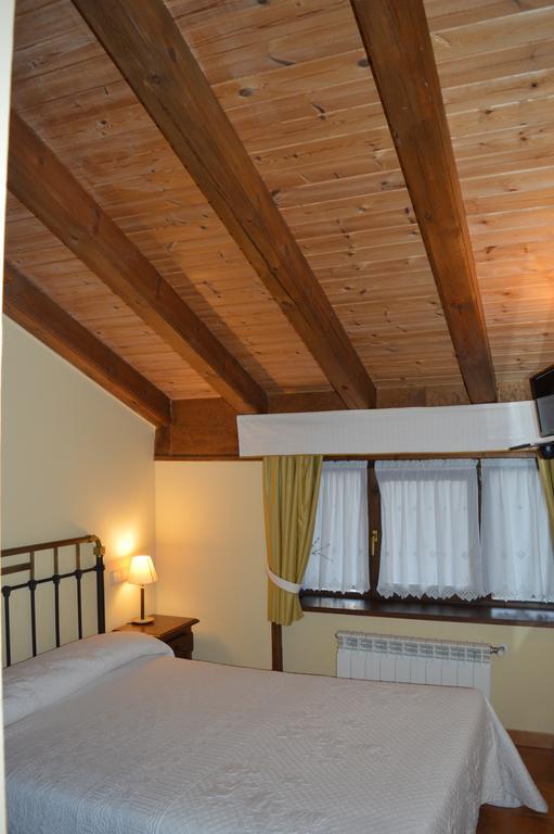Hostal Revinuesa Εξωτερικό φωτογραφία
