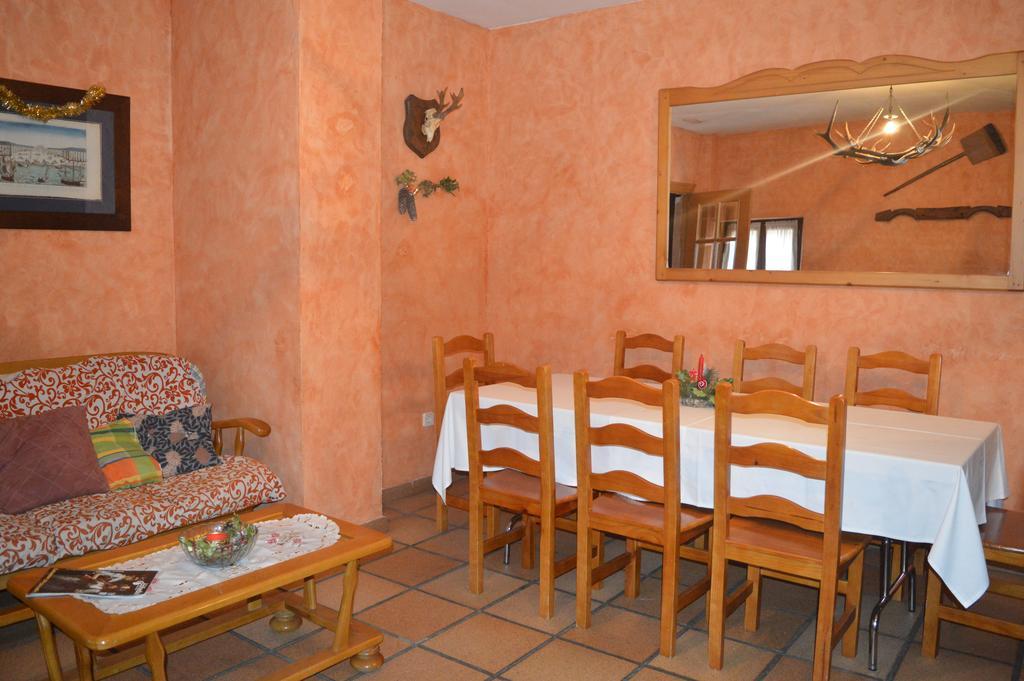 Hostal Revinuesa Εξωτερικό φωτογραφία